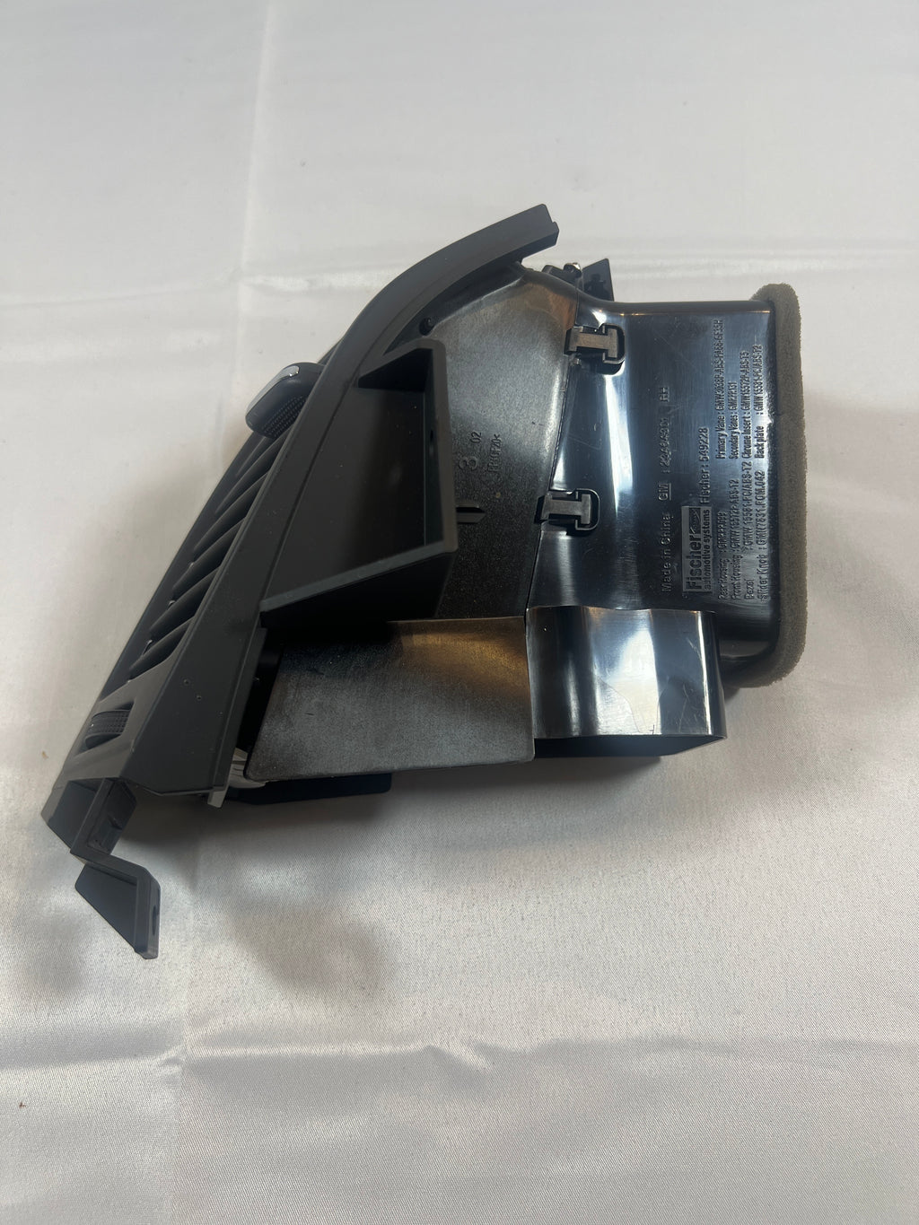 2019 Chevy Tahoe Premier Passenger Side Center Instrument Panel Air Outlet 23464301, 23464301