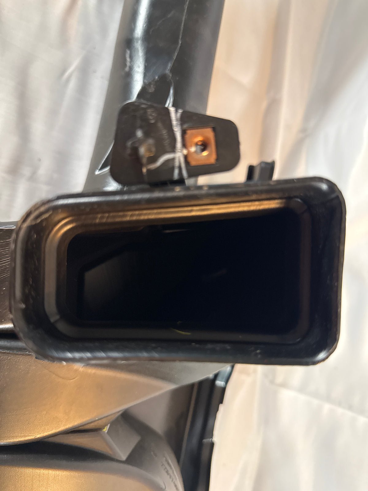 OEM# 22817483 2019 Chevy Tahoe Premier Front Air Distribution Duct