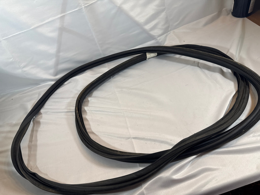 26001-112 Bin5 tailgate weather strip
