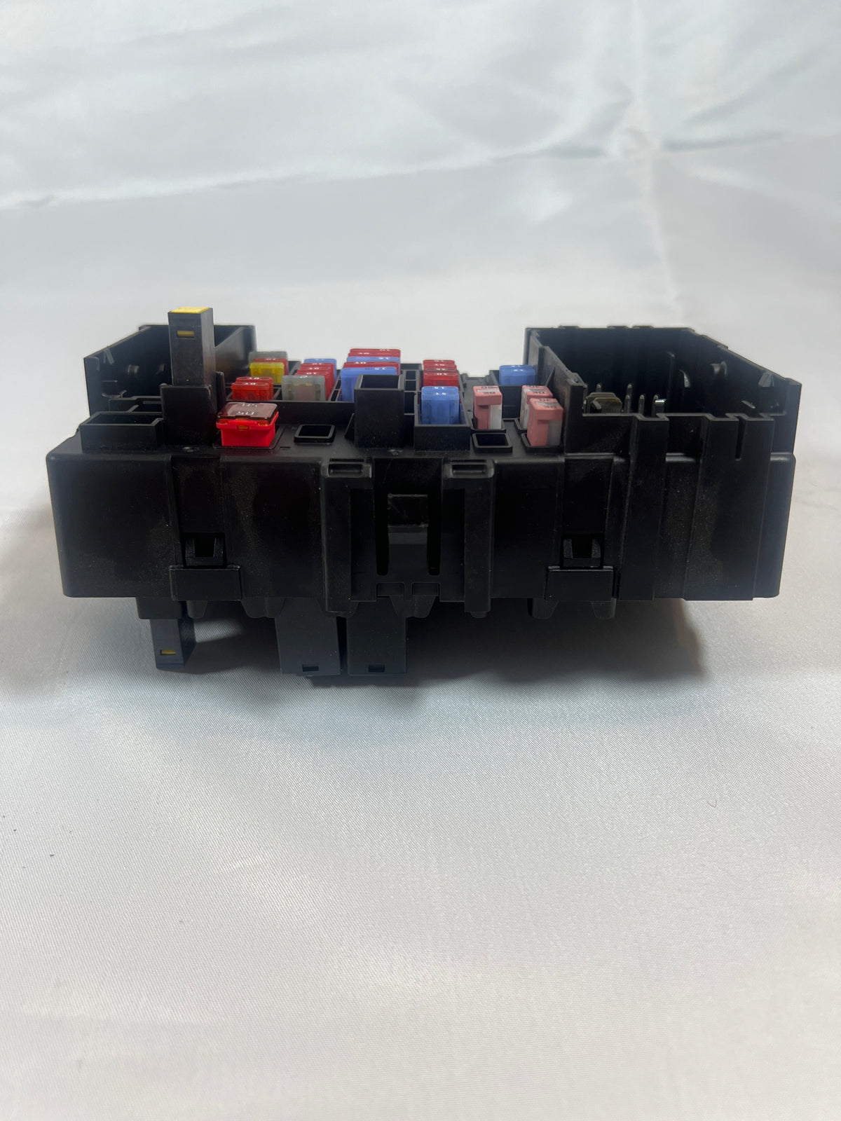 2019 Chevy Tahoe Premier Interior Fuse Box Relay Module 84114432, 23418063, 23200663, 23225914