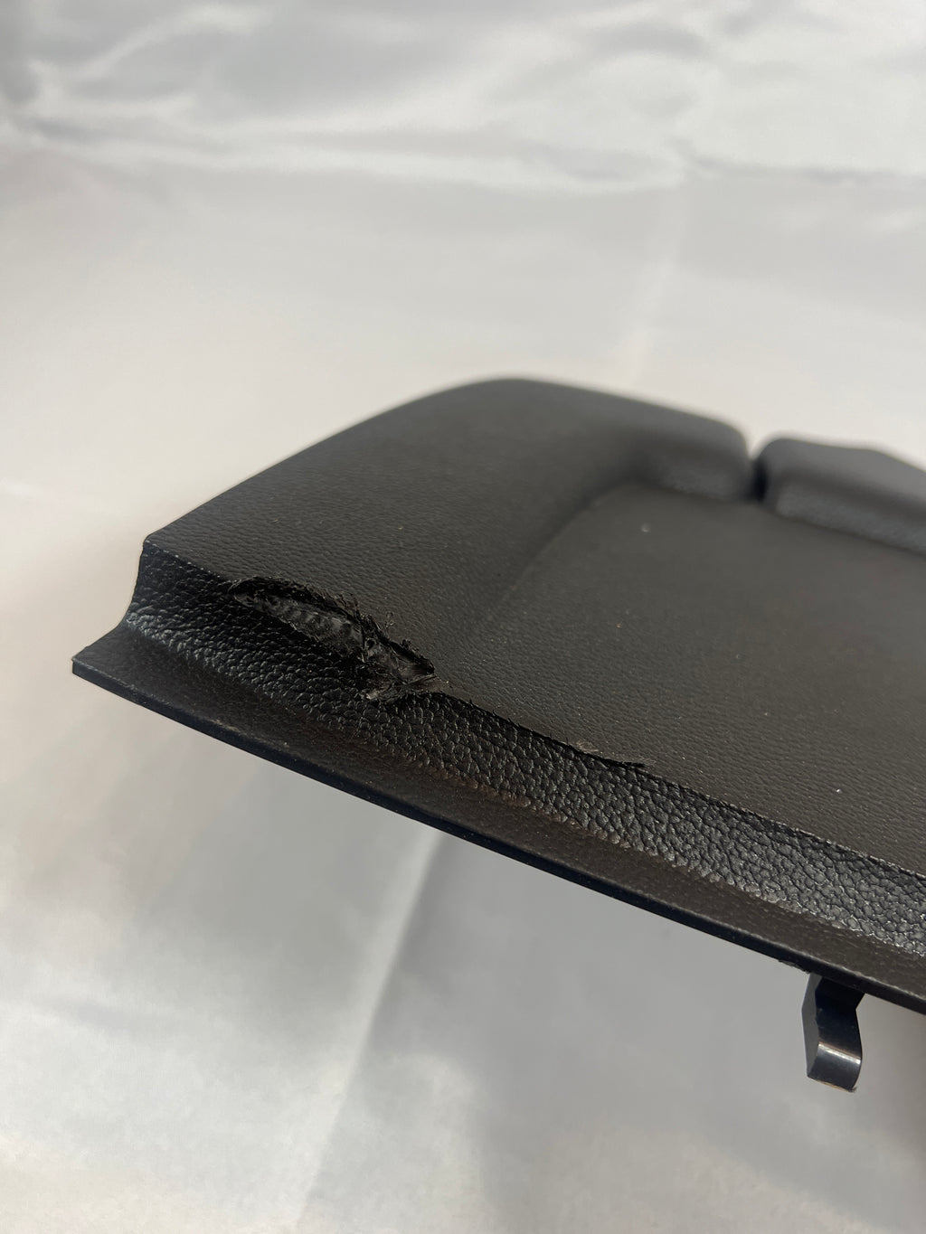2019 Chevy Tahoe Premier DASHBOARD LEFT SIDE END CAP TRIM COVER / PANEL SIDE COVER 84414205