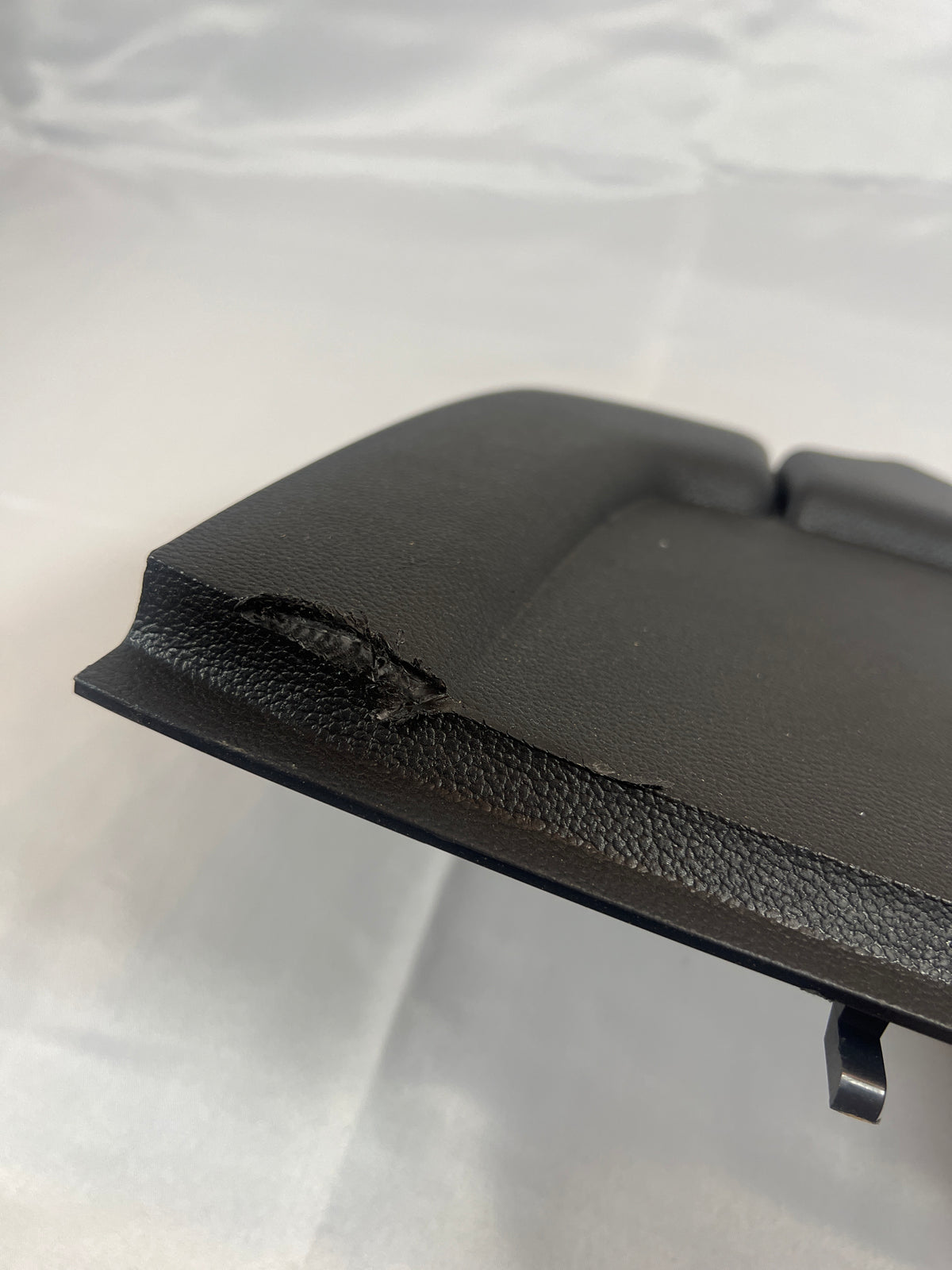 2019 Chevy Tahoe Premier DASHBOARD LEFT SIDE END CAP TRIM COVER / PANEL SIDE COVER 84414205