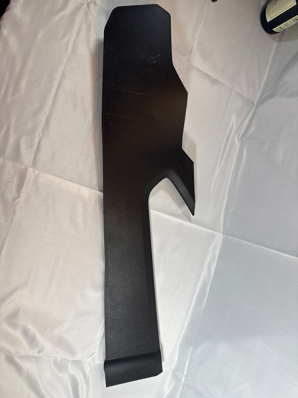2019 Chevy Tahoe Premier Console Left Side Extension Lower Trim Cover Panel 23353343