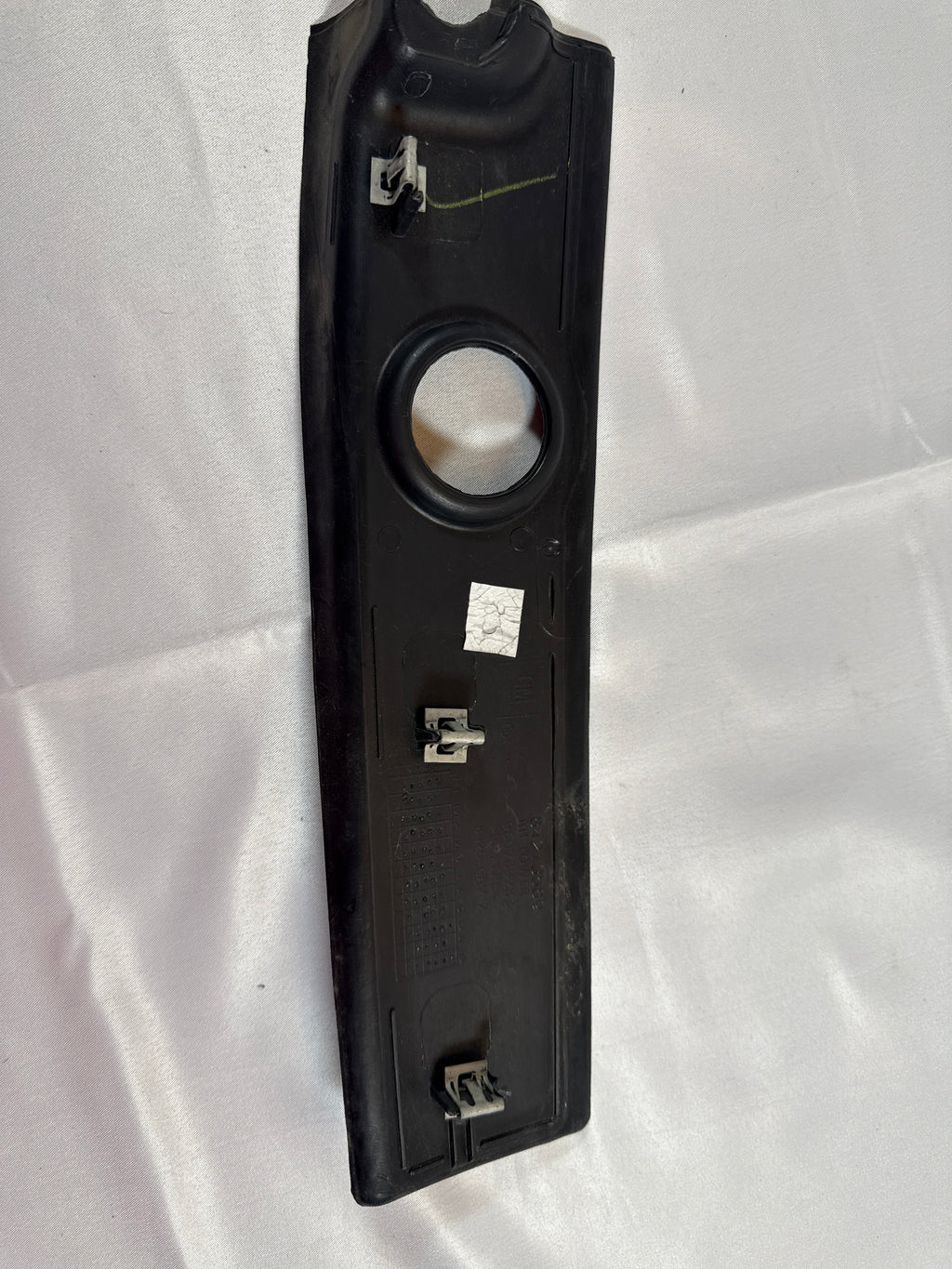 2019 Chevy Tahoe Premier LIFTGATE BACK DOOR RIGHT COVER GUTTER PANEL 84273589