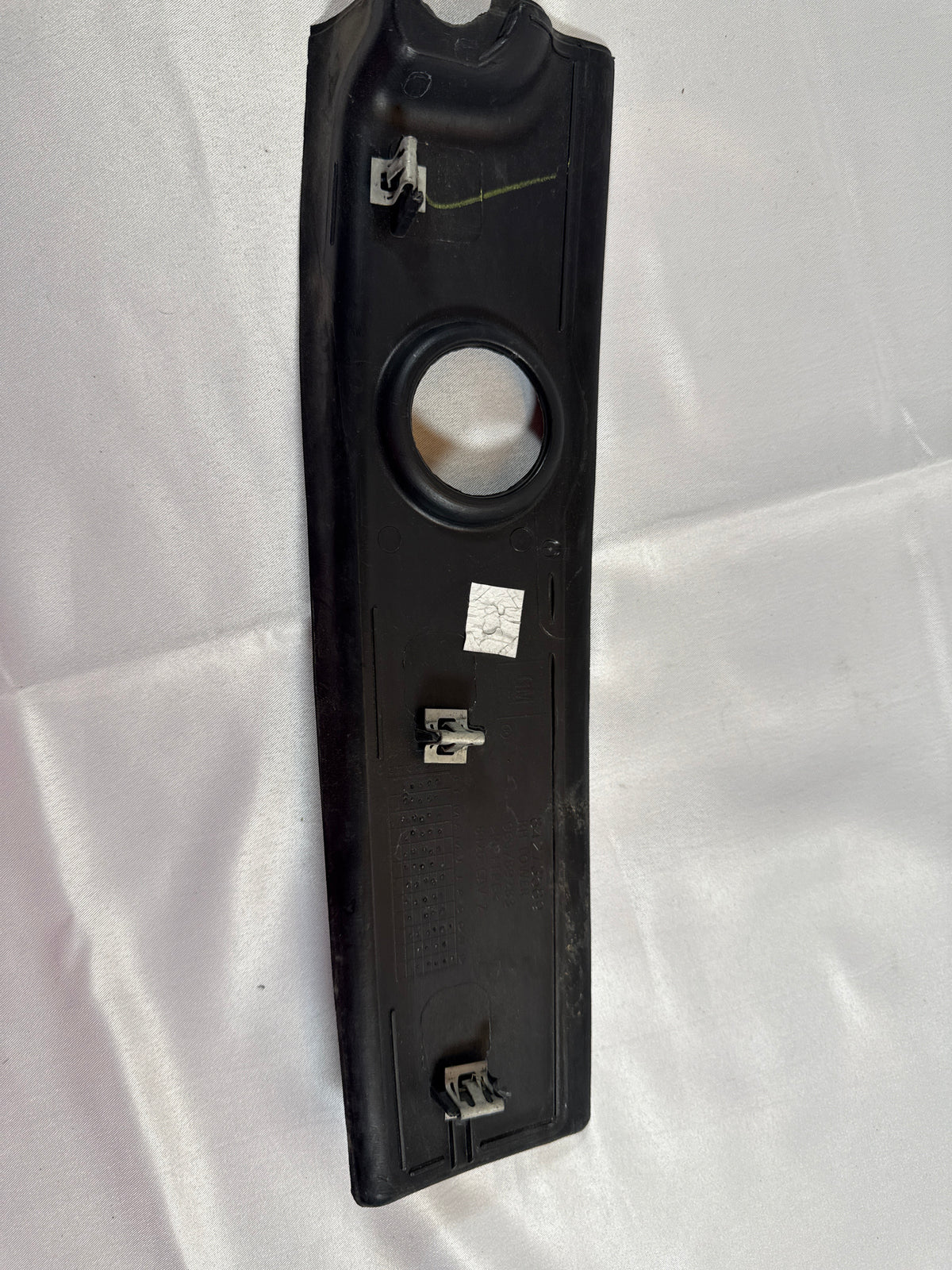 2019 Chevy Tahoe Premier LIFTGATE BACK DOOR RIGHT COVER GUTTER PANEL 84273589