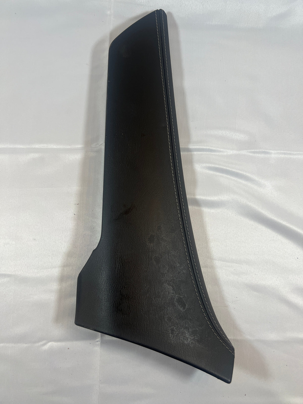 2019 Chevy Tahoe Premier Instrument Trim Panel Assembly Lower Black; Right lower Cover Trim