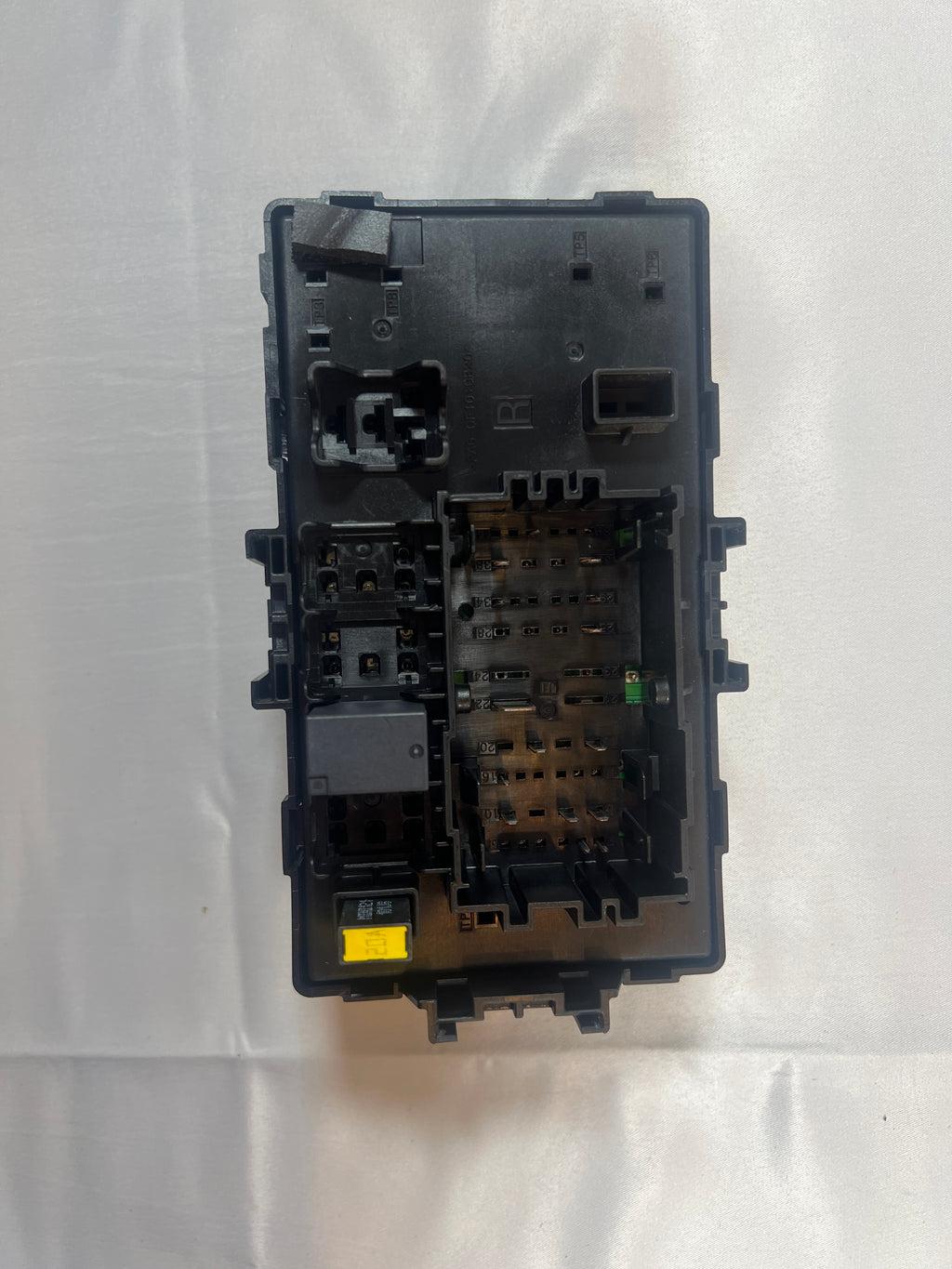 2019 Chevy Tahoe Premier Passenger Side Instrument Panel Wiring Harness Junction Block/ Fuse Box 84114433 002