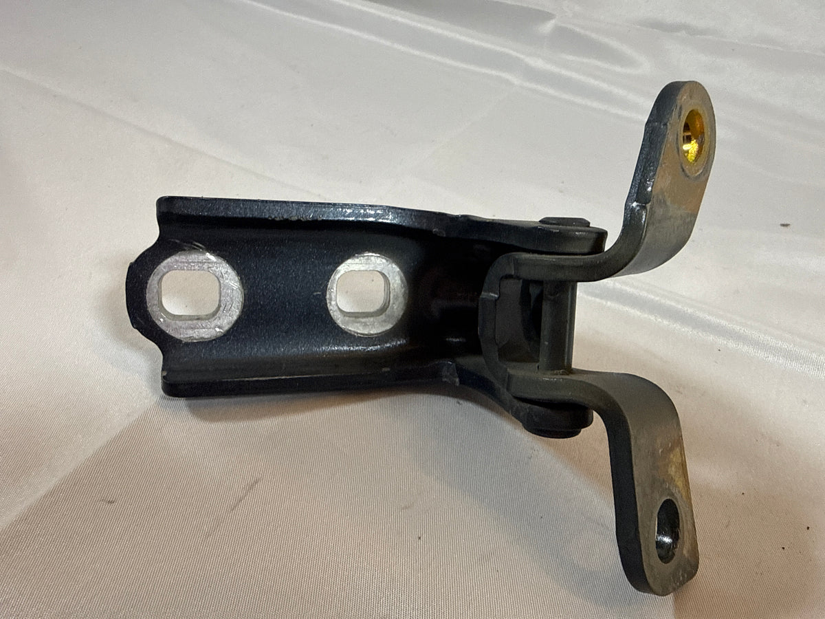 2019 Chevy Tahoe Premier Door Hinge 80043F0
