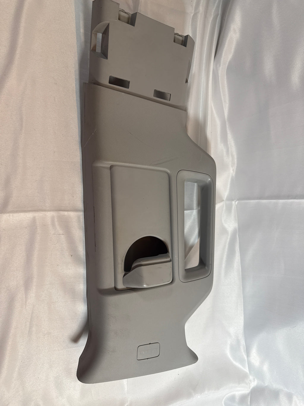 2019 Chevy Tahoe Premier EXTENDED CAB LEFT UPPER B PILLAR TRIM COVER 23234435
