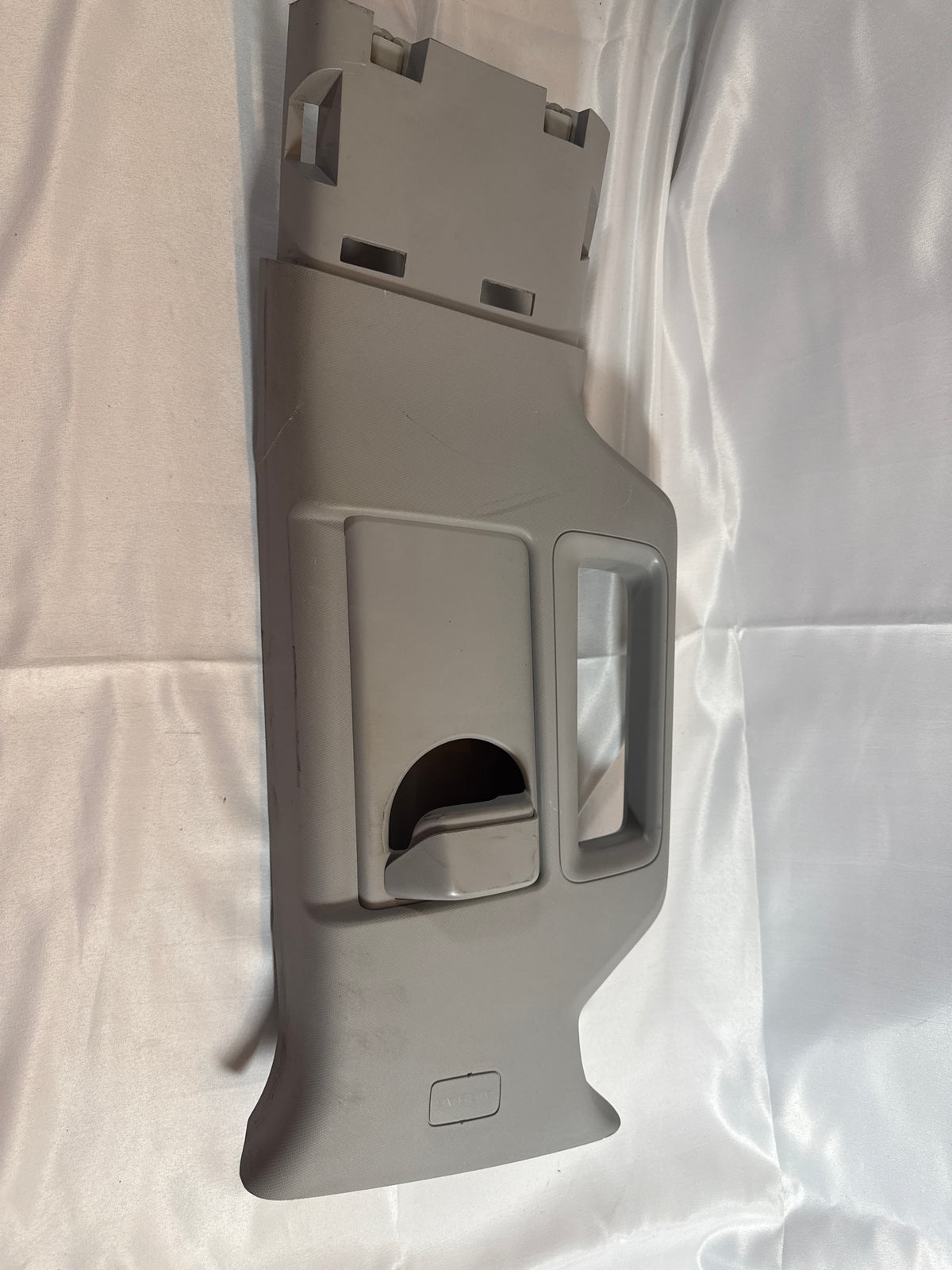 2019 Chevy Tahoe Premier EXTENDED CAB LEFT UPPER B PILLAR TRIM COVER 23234435