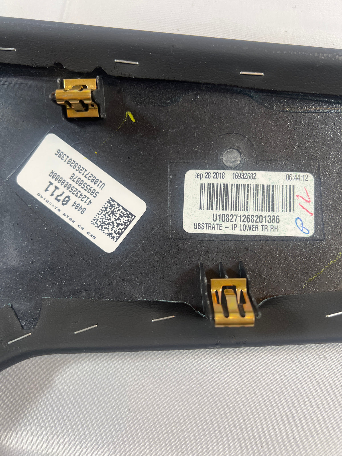 2019 Chevy Tahoe Premier Instrument Trim Panel Assembly Lower Black; Right lower Cover Trim
