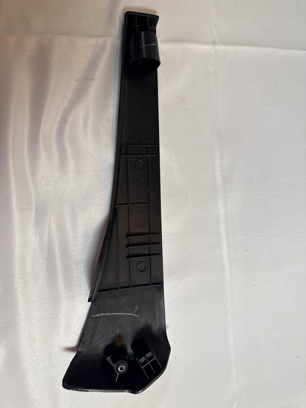 2019 Chevy Tahoe Premier Front Left Side Seat Frame Outer Cover Trim L0526423