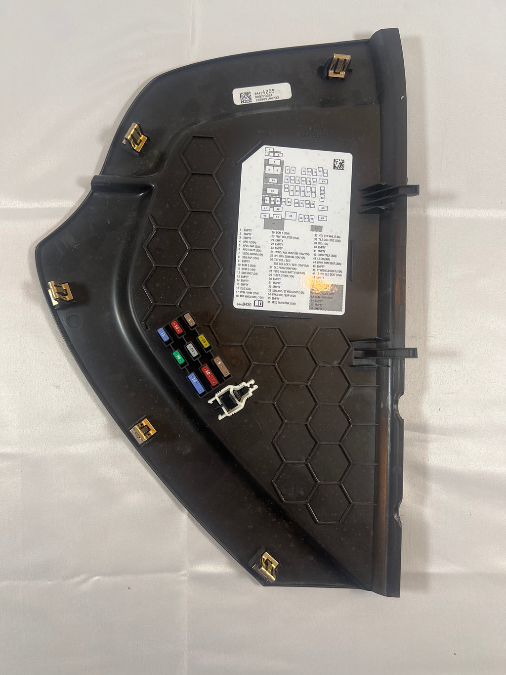 2019 Chevy Tahoe Premier DASHBOARD LEFT SIDE END CAP TRIM COVER / PANEL SIDE COVER 84414205