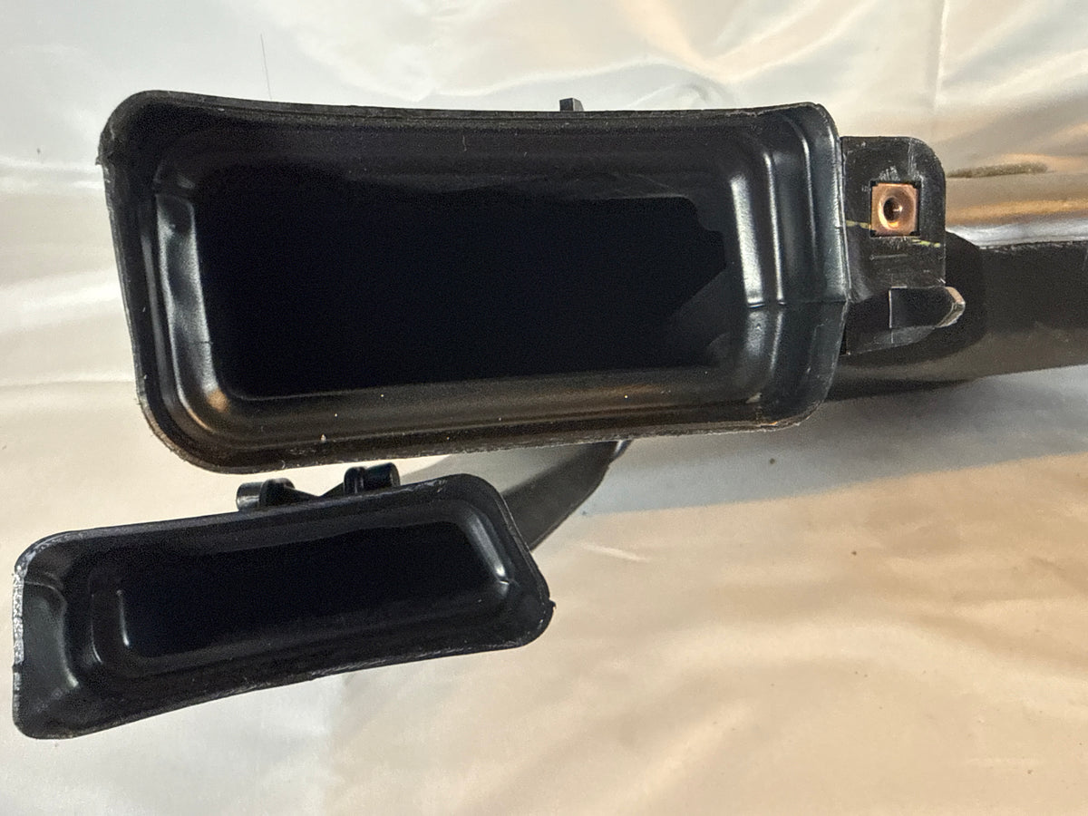 OEM# 22817483 2019 Chevy Tahoe Premier Front Air Distribution Duct