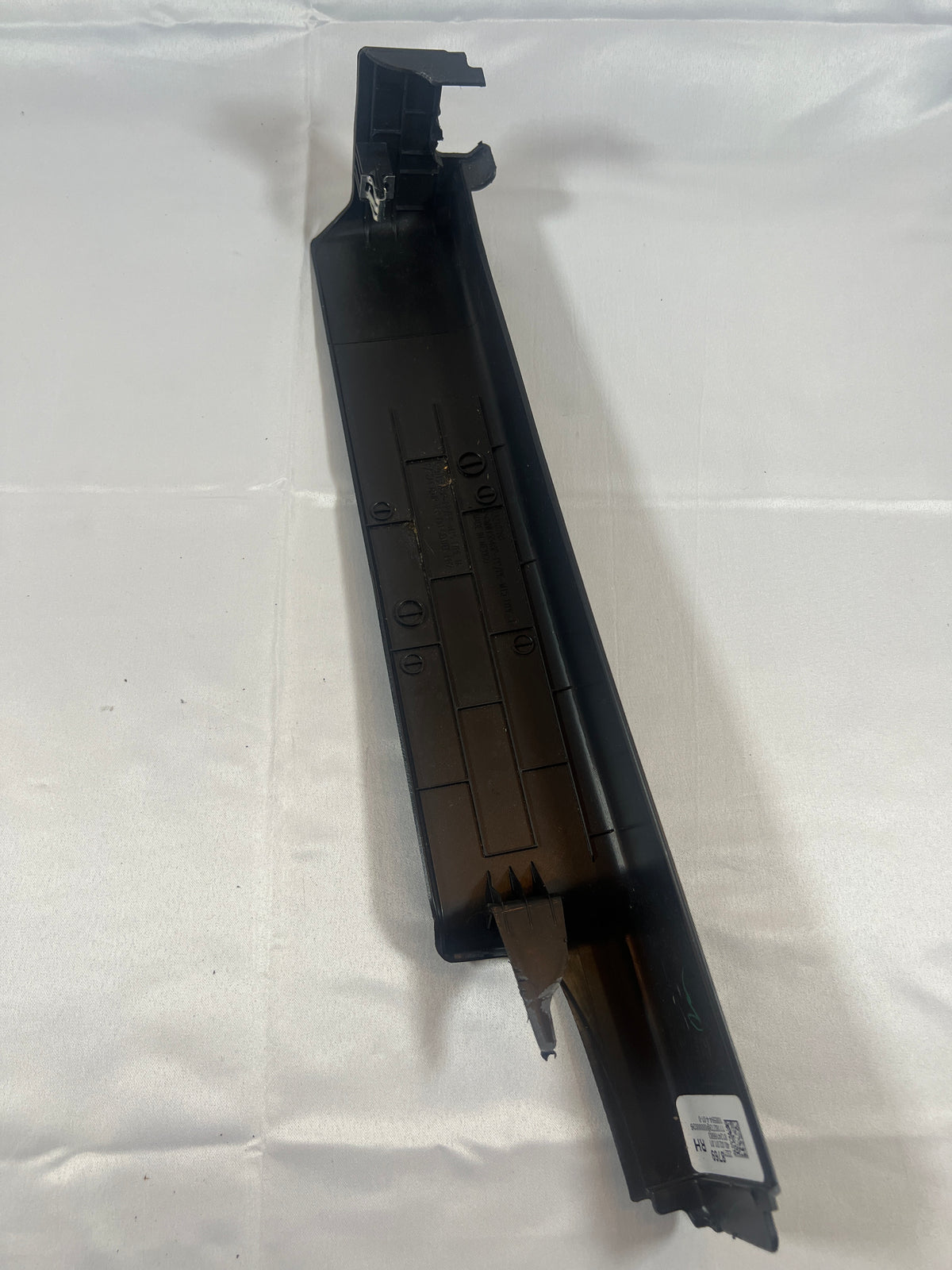 2019 Chevy Tahoe Premier Passenger Seat Adjuster Finish Cover/ Passenger Seat Track Side Cover Shield 23218769