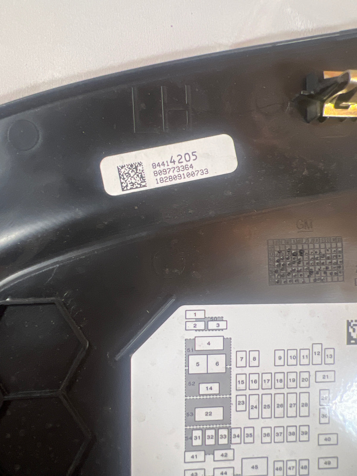 2019 Chevy Tahoe Premier DASHBOARD LEFT SIDE END CAP TRIM COVER / PANEL SIDE COVER 84414205