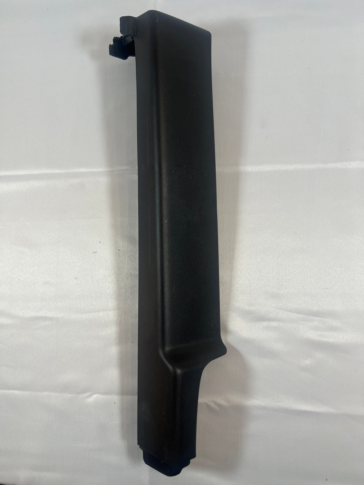 2019 Chevy Tahoe Premier Passenger Seat Adjuster Finish Cover/ Passenger Seat Track Side Cover Shield 23218769