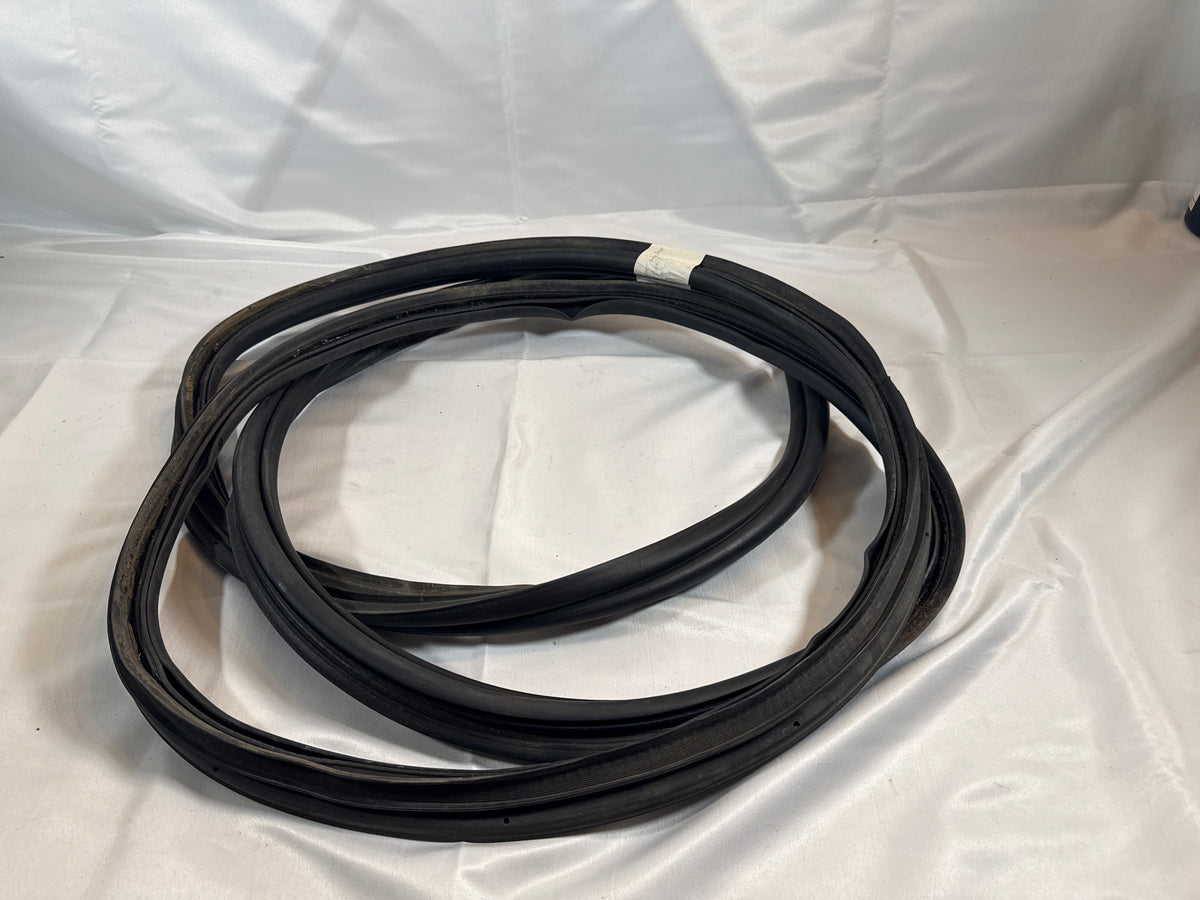 26001-112 Bin5 tailgate weather strip