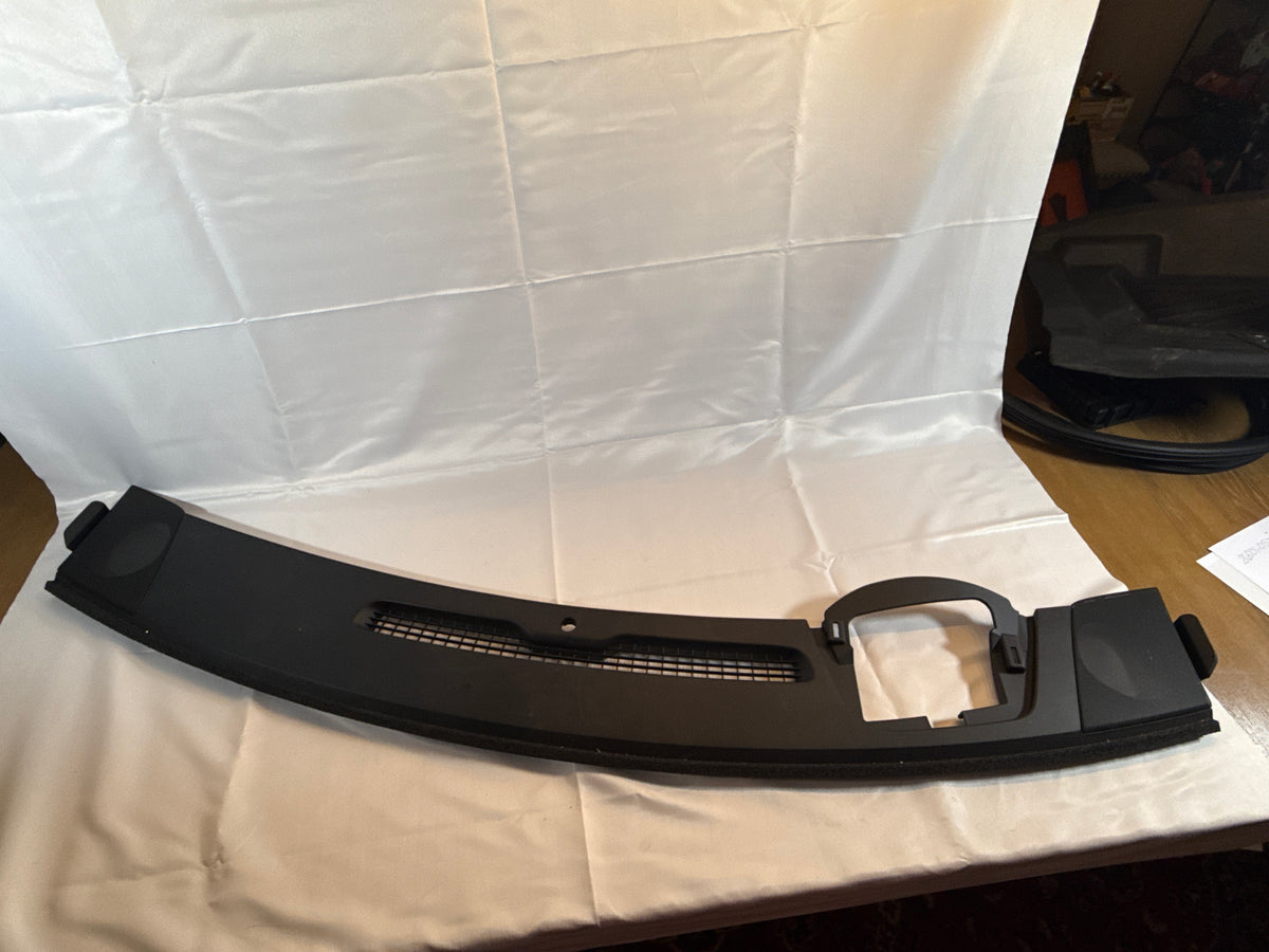 2019 Chevy Tahoe Premier Upper Dash Windshield Defroster Grille 22883585