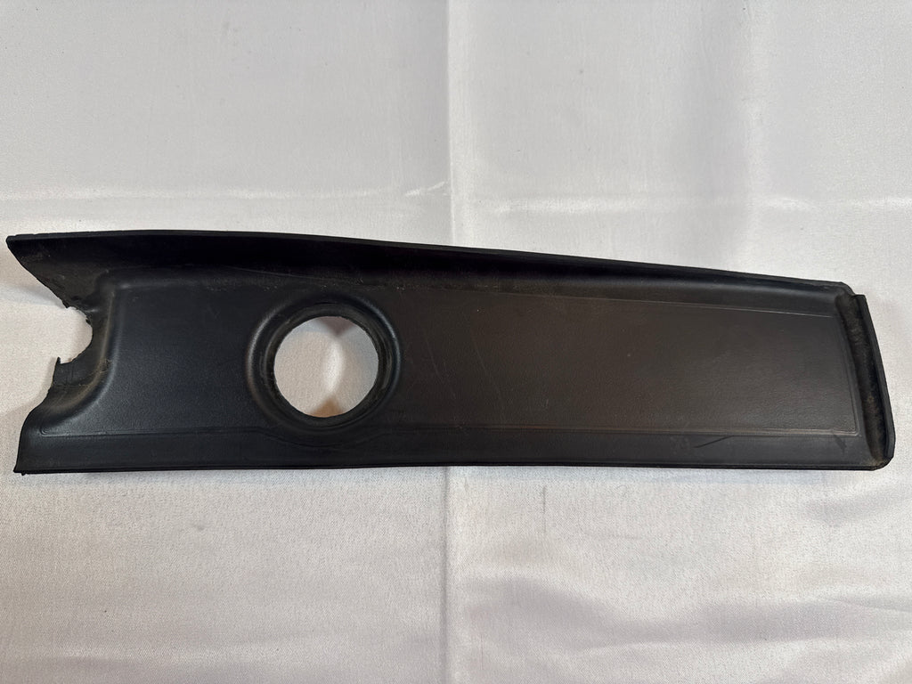 2019 Chevy Tahoe Premier LIFTGATE BACK DOOR RIGHT COVER GUTTER PANEL 84273589