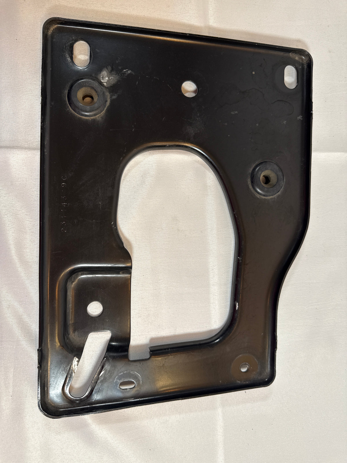 2019 Chevy Tahoe Premier Air Cleaner Box Mount Bracket 23114339