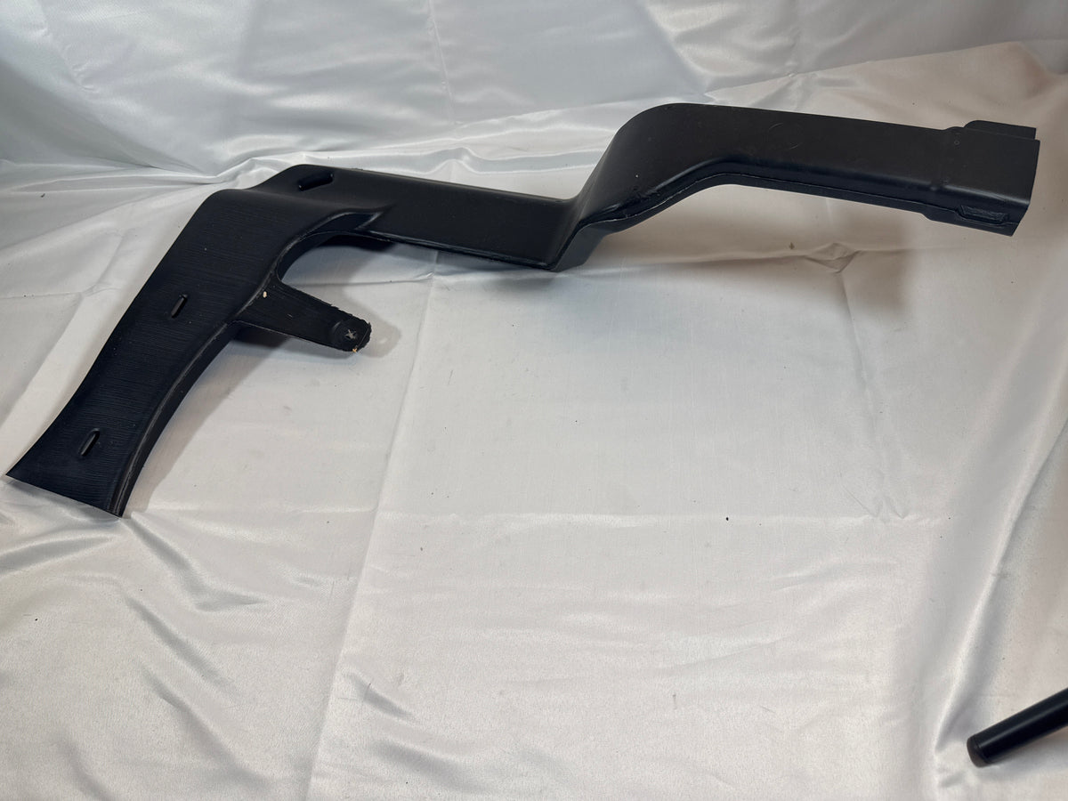 2019 Chevy Tahoe Premier Floor Rear Air Outlet Duct Tube 23497731