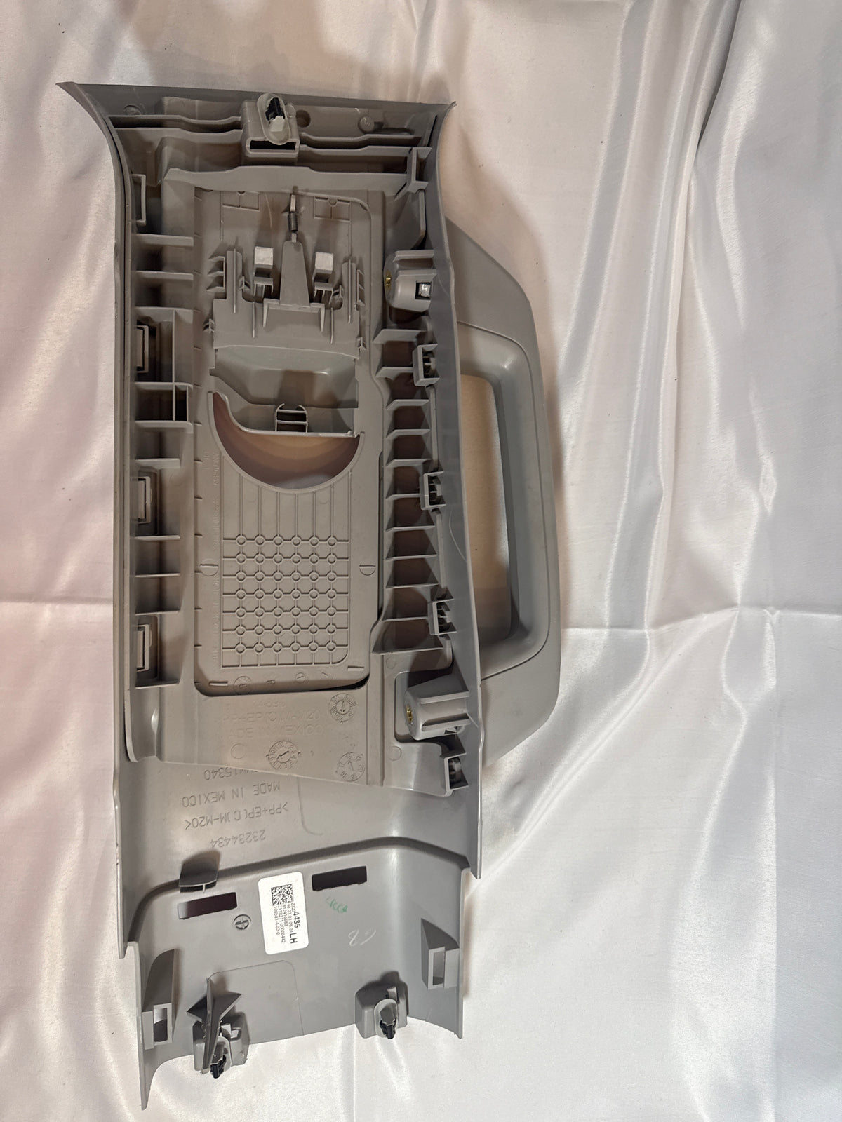 2019 Chevy Tahoe Premier EXTENDED CAB LEFT UPPER B PILLAR TRIM COVER 23234435