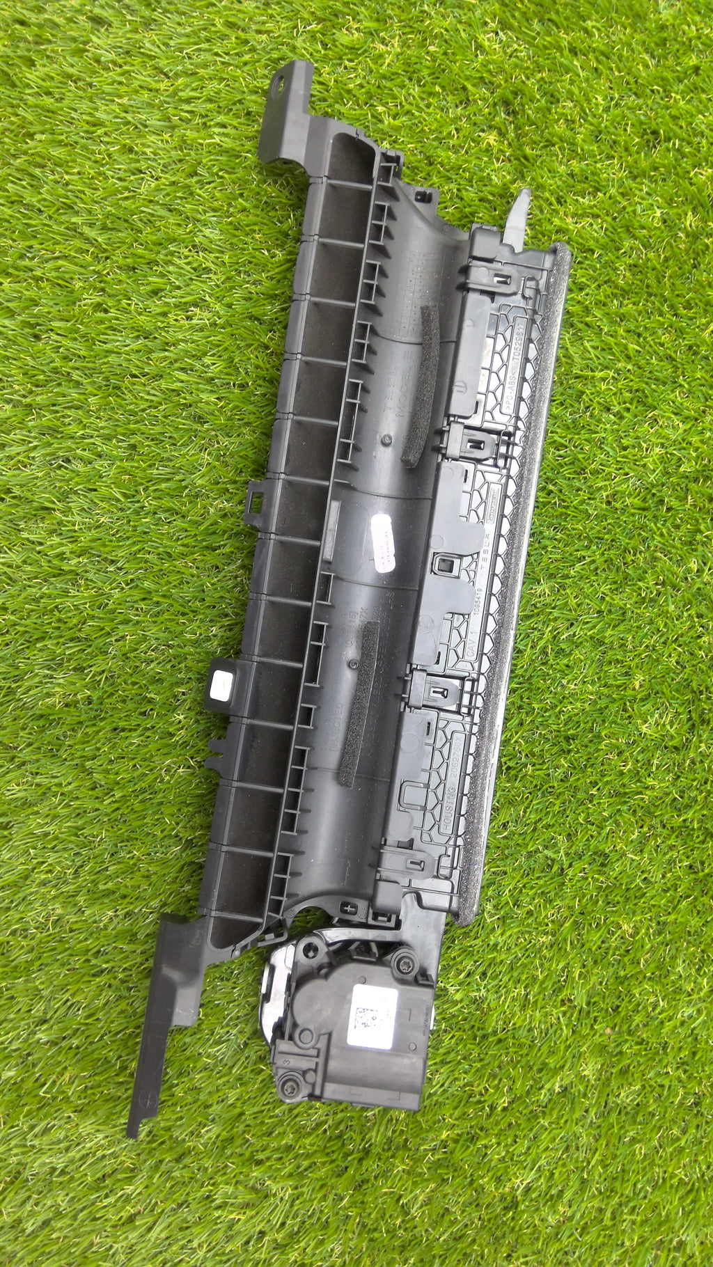 OEM 1135554-00-A 2022 Tesla Model Y Right Front Dash Air Vent Grille Trim