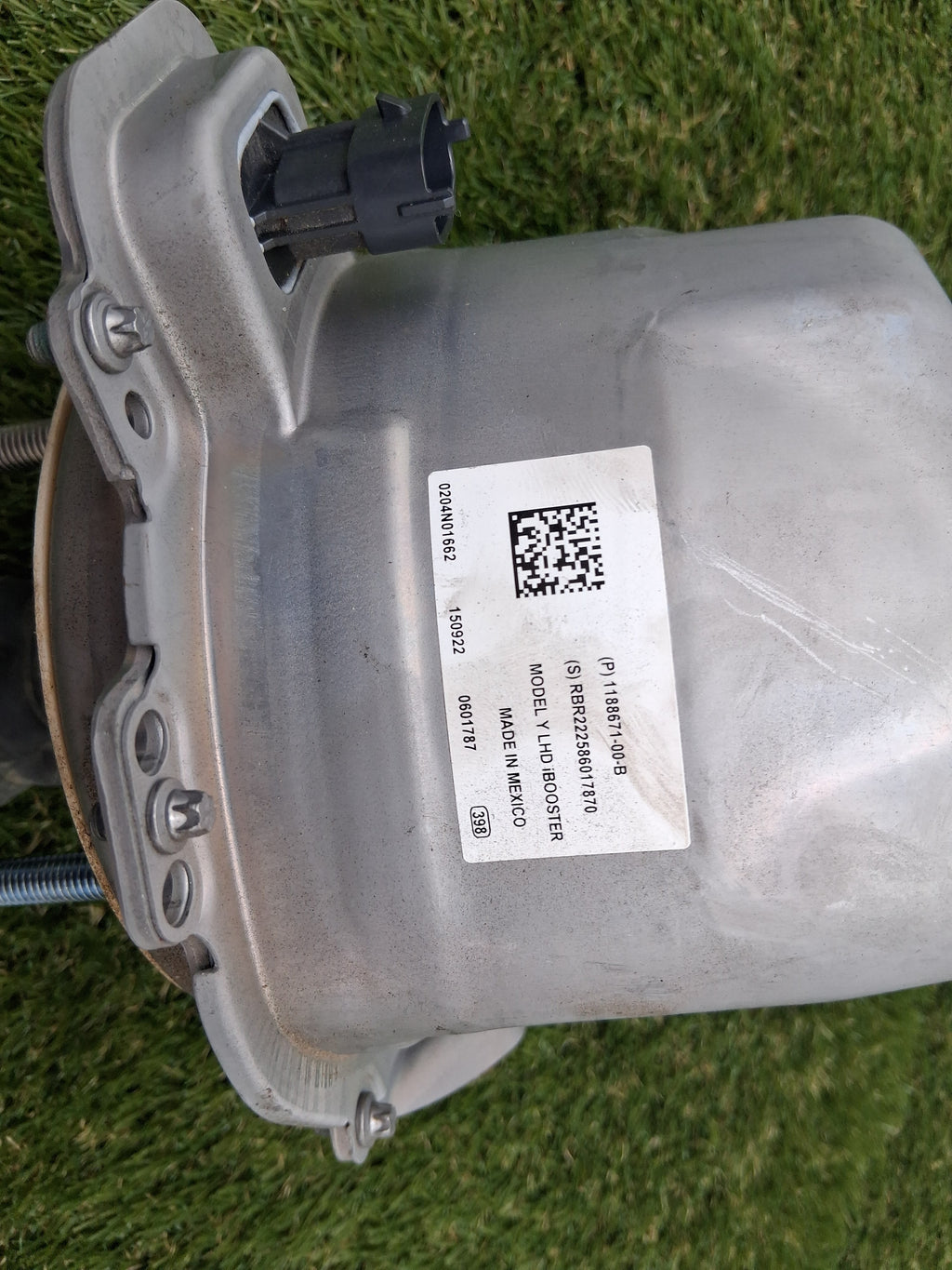 OEM 1188671-00-B 2022 Tesla Model Y Power Brake Booster Master Cylinder