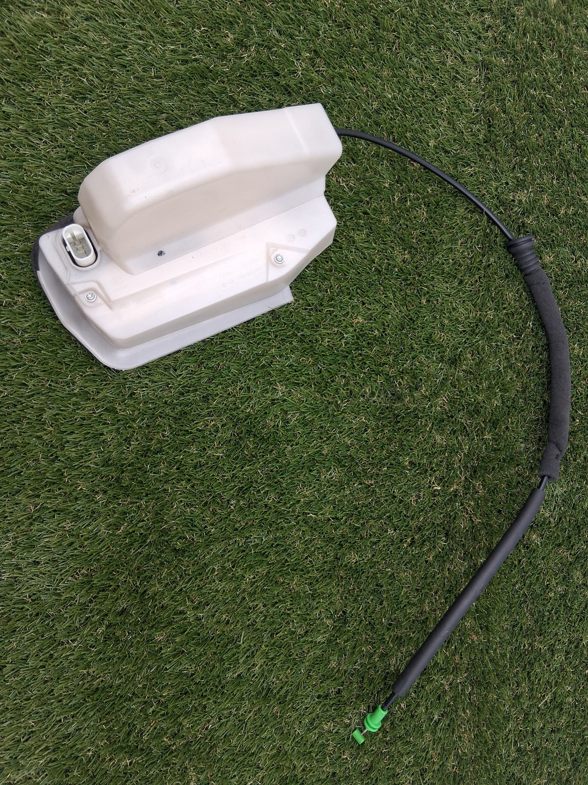 OEM 1500673-00-B 2022 Tesla Model Y Right Door Lock Actuator