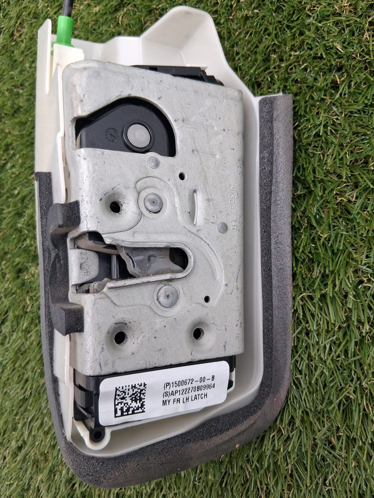 OEM 1500672-00-B 2022 Tesla Model Y Left Door Lock Actuator