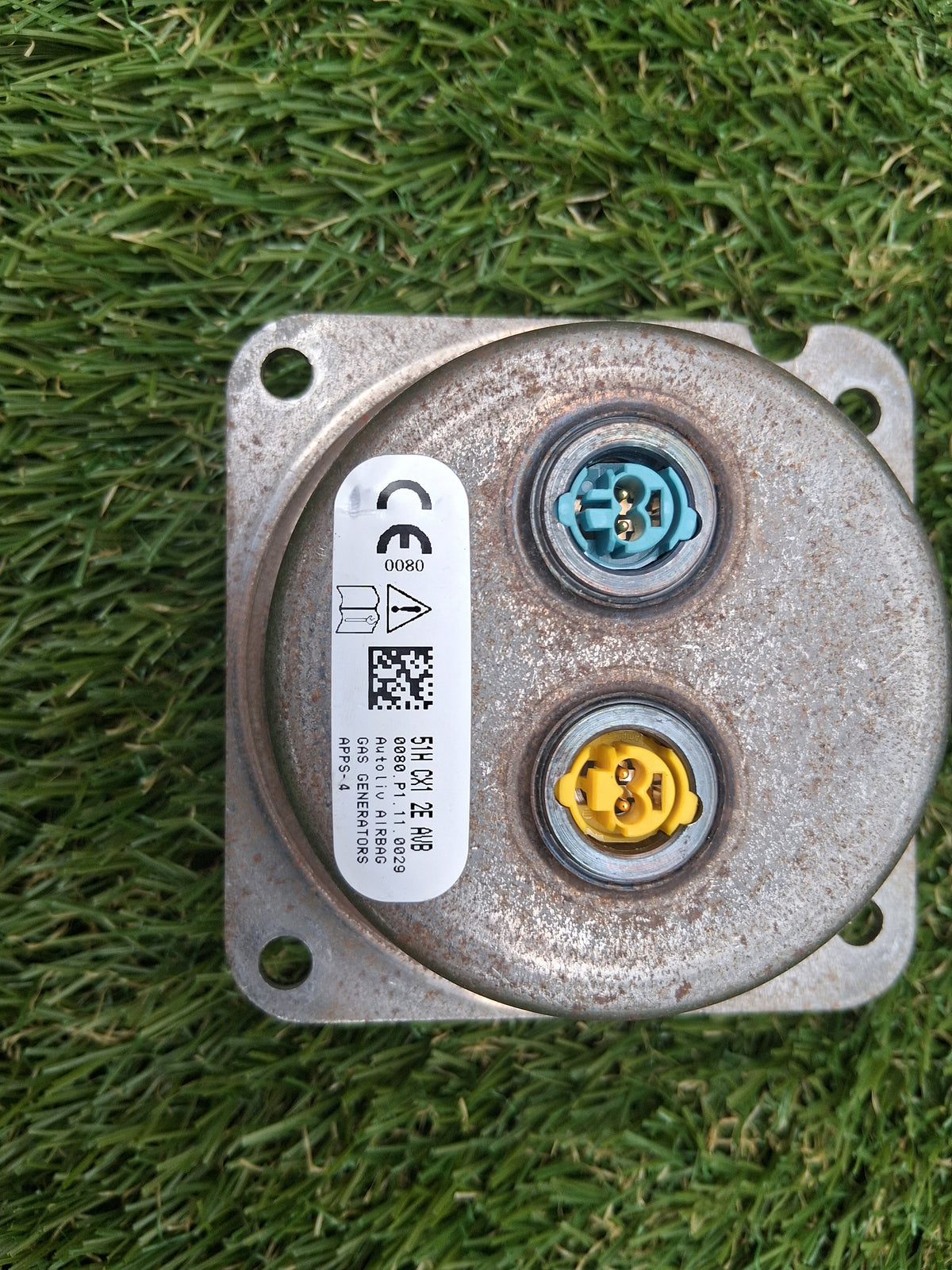 OEM 1537264-00-B 2022 Tesla Model Y Generator Inflator
