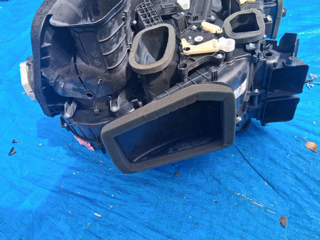 OEM 1494714-10-I 2022 Tesla Model Y HVAC A/C Air Heater Motor Housing Box