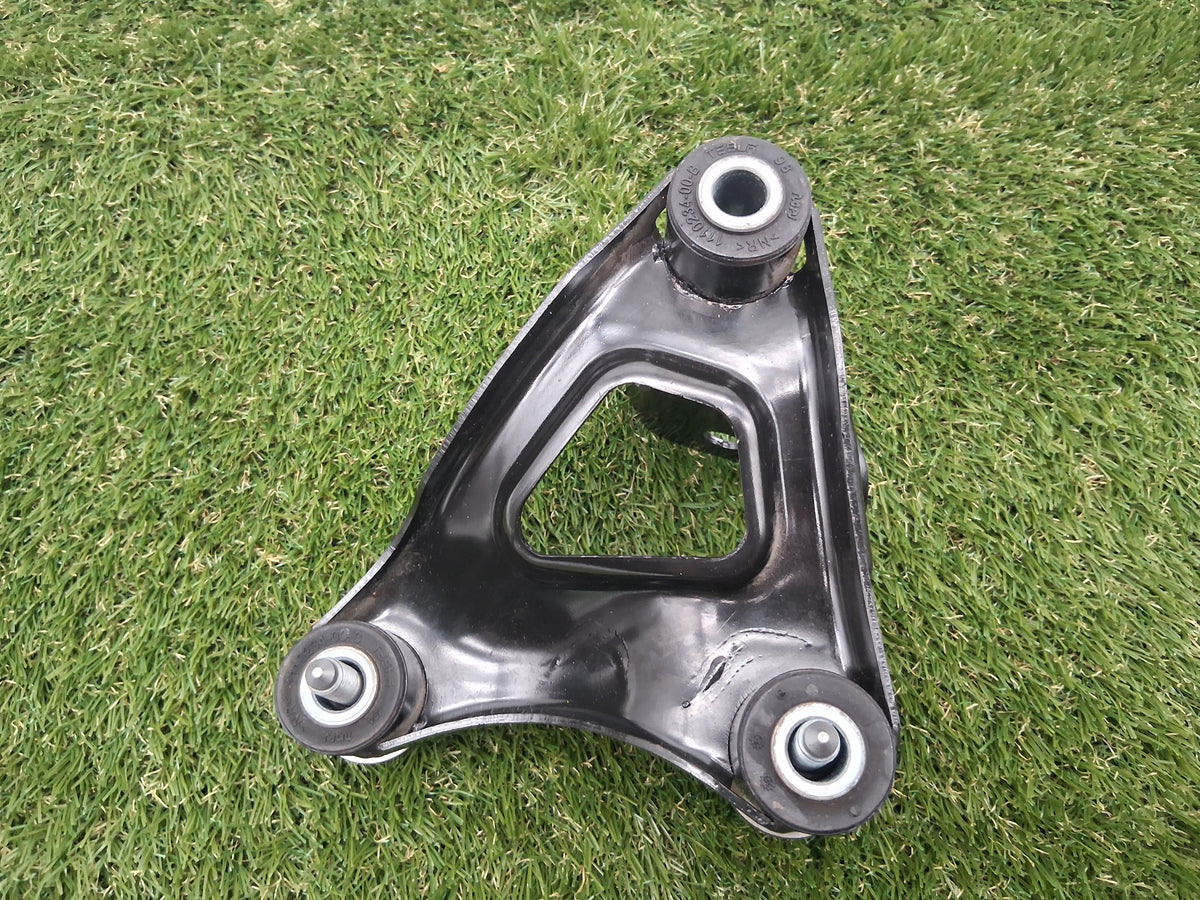 OEM 1110233-00-C 2022 Tesla Model Y Front Drive Unit Left Mount Support Bracket