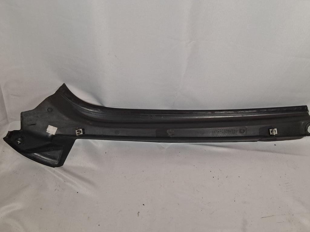 OEM# 84273587 2019 Chevy Tahoe Premier Rear Right Quarter Gutter Water Drain
