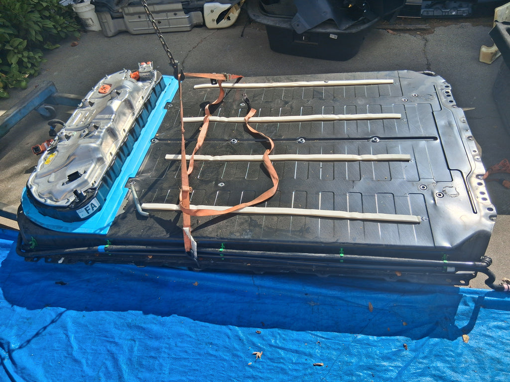 OEM 1501325-00-C 2022 Tesla Model Y Long Range Battery Pack Assembly Minor Defects