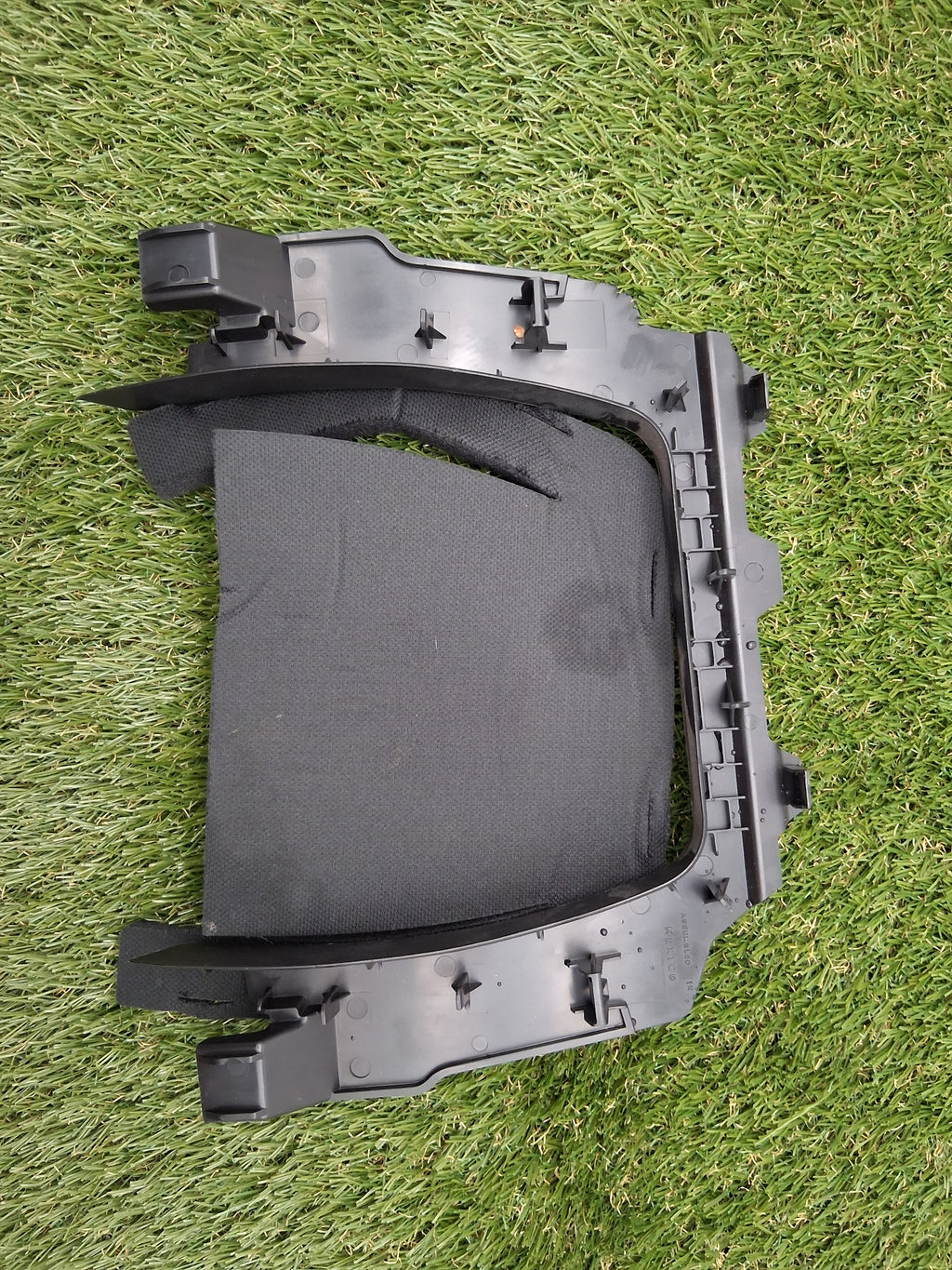 OEM 1083384-00-D 2022 Tesla Model Y Steering Lower Gap Hinder