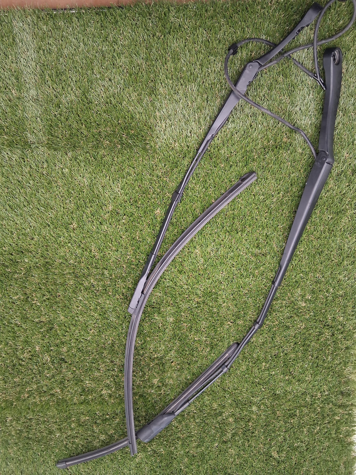 OEM 2022 Tesla Model Y Windshield Wiper Arm Set