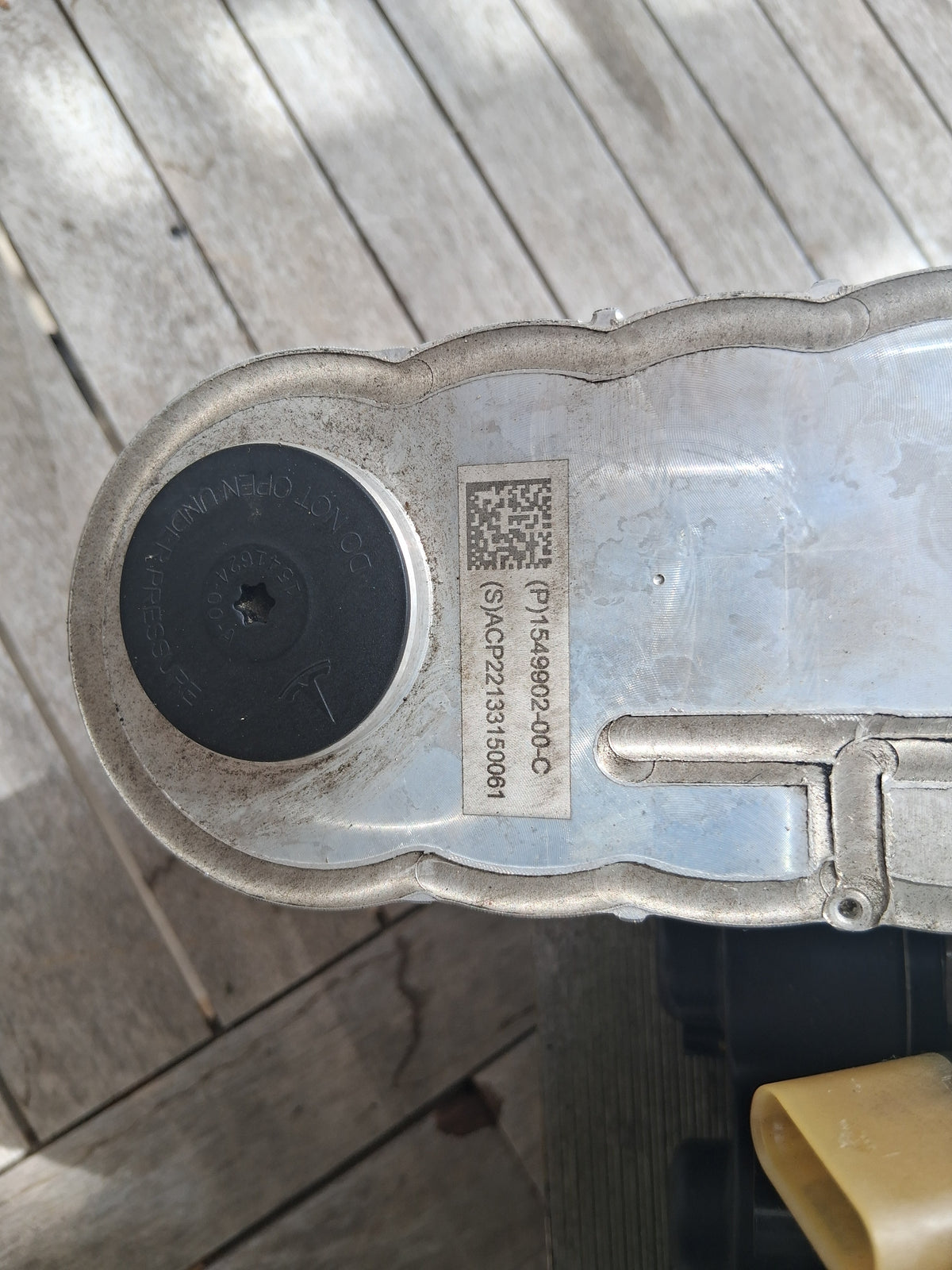 OEM 1523007-00-F 2022 Tesla Model Y Coolant Bottle Pump Supermanifold Octovalve