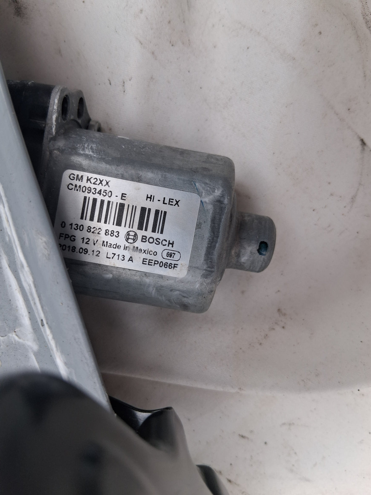 OEM# CM093450 2019 Chevy Tahoe Premier Front Passenger Side Motor Regulator