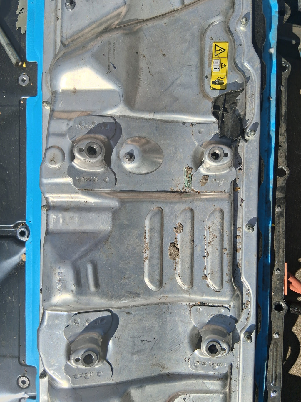 OEM 1501325-00-C 2022 Tesla Model Y Long Range Battery Pack Assembly Minor Defects