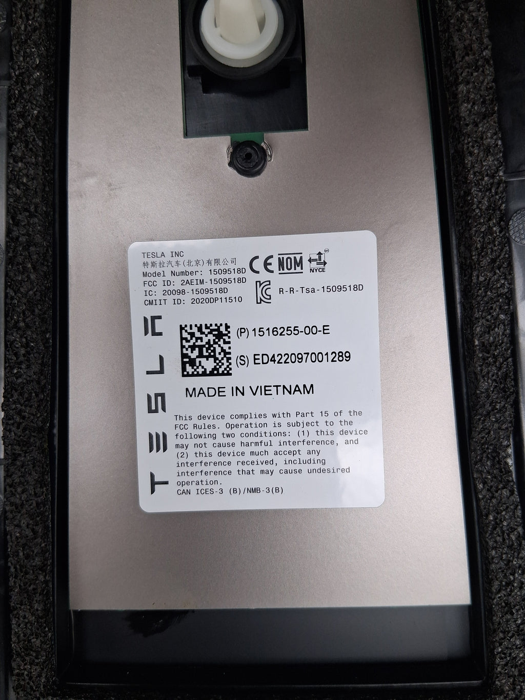 OEM 1516255-00-E 2022 Tesla Model Y Left Drive B Pillar Glass Applique Camera