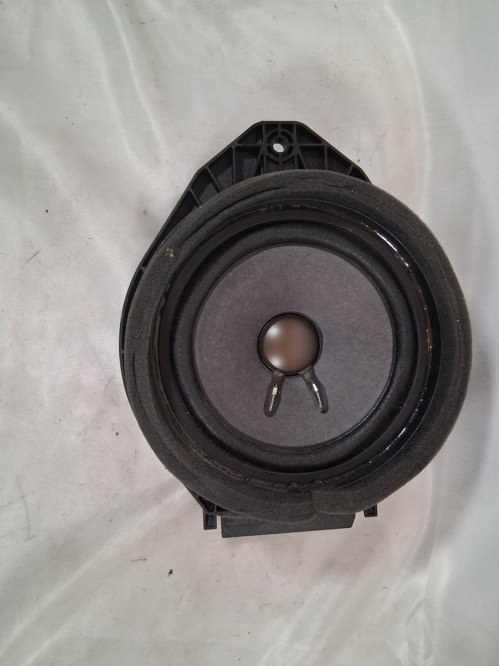 OEM# 84190241 2019 Chevy Tahoe Premier Door Panel Sound Speaker