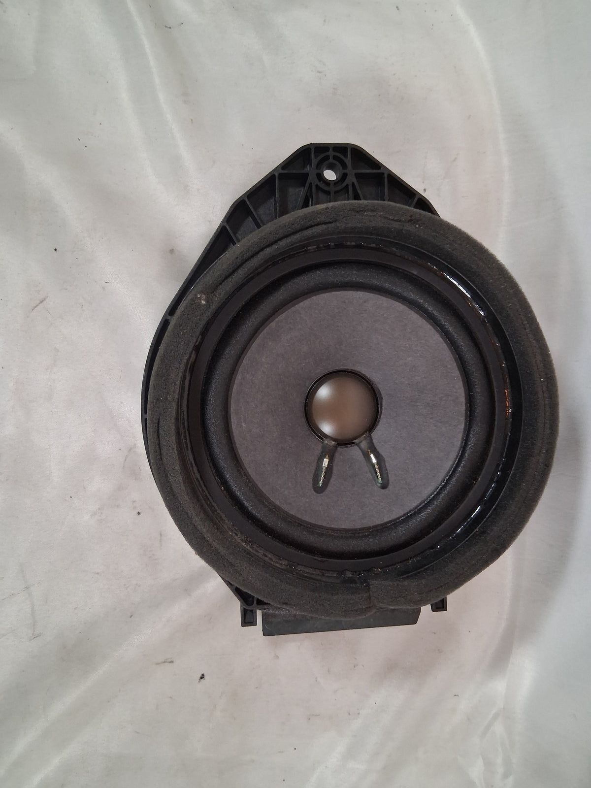 OEM# 84190241 2019 Chevy Tahoe Premier Door Panel Sound Speaker