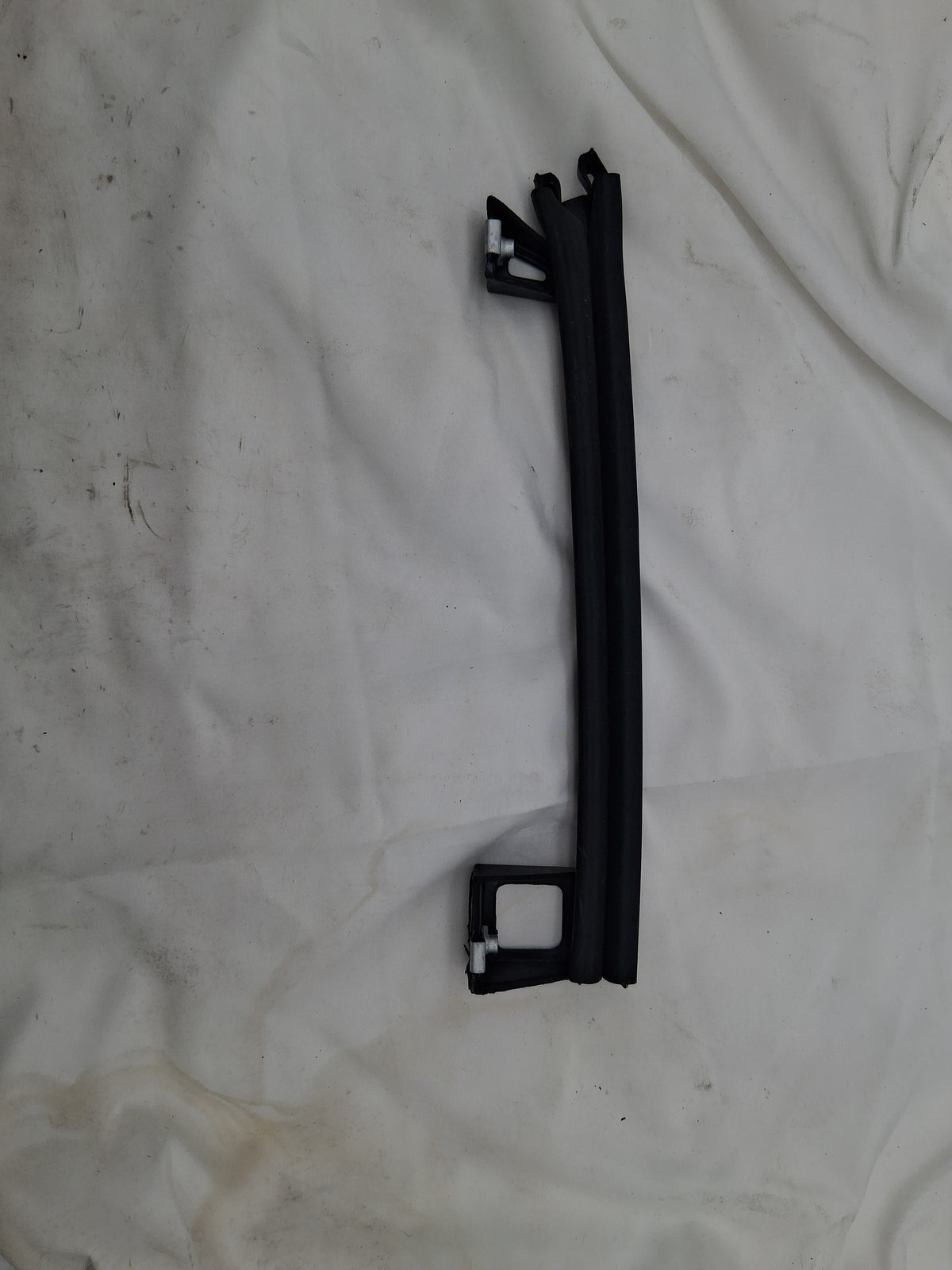 OEM 2019 Chevy Tahoe Premier DOOR WINDOW GLASS FORWARD GUIDE