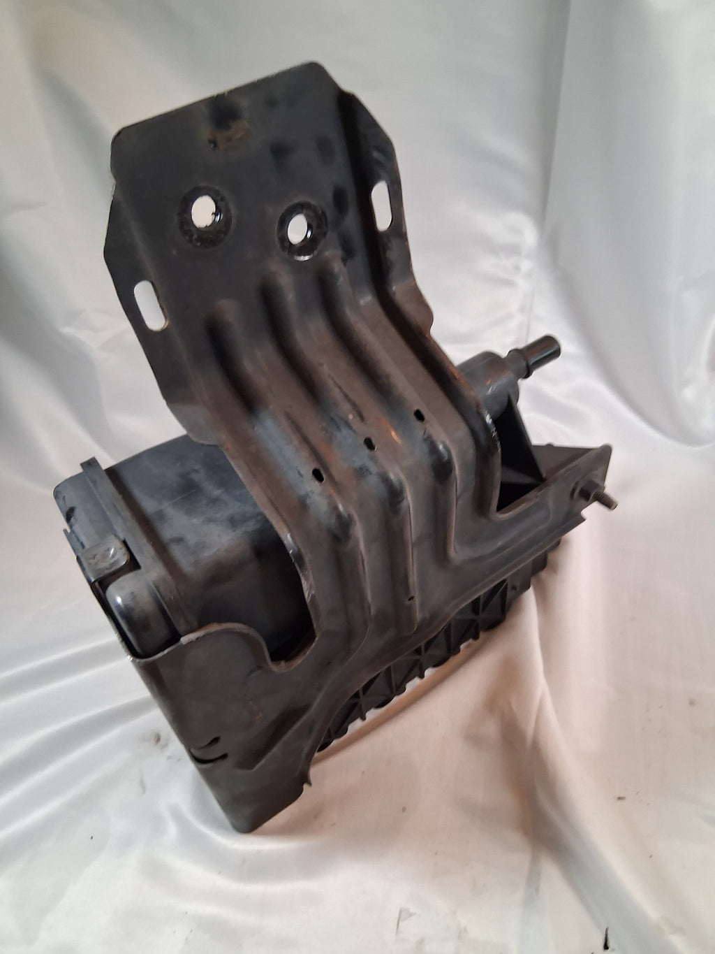2019 Chevy Tahoe Premier Engine Fuel Charcoal Vapor Canister Evaportator 84106548