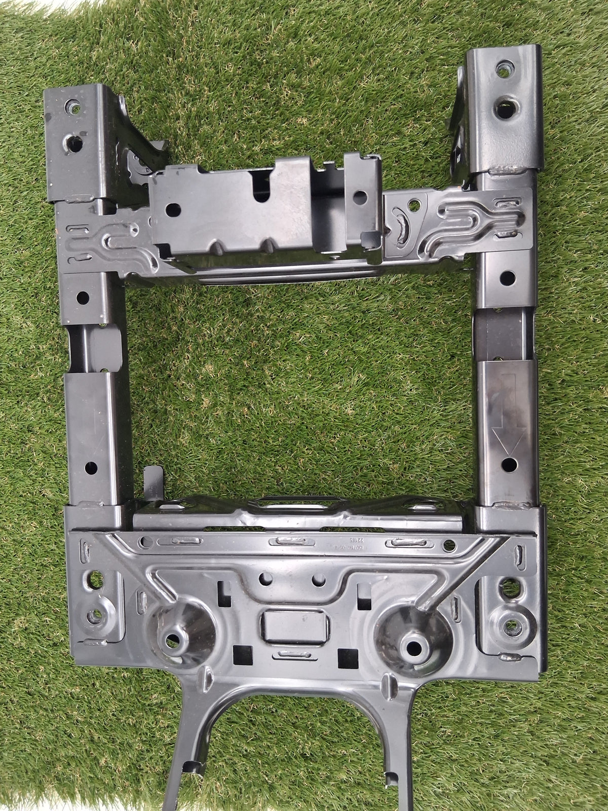 OEM 1507193-00-A 2022 Tesla Model Y Podium Bracket
