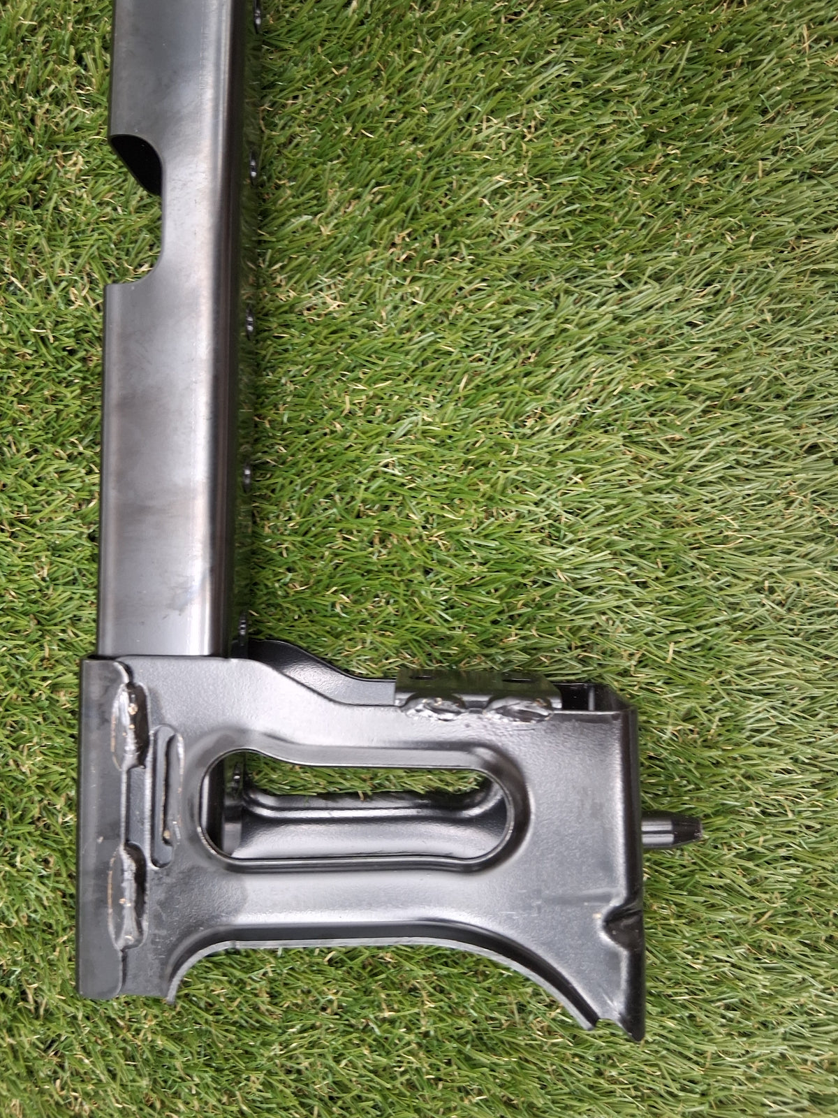 OEM 1490675-33-D 2022 Tesla Model Y Left Seat Holder Bracket