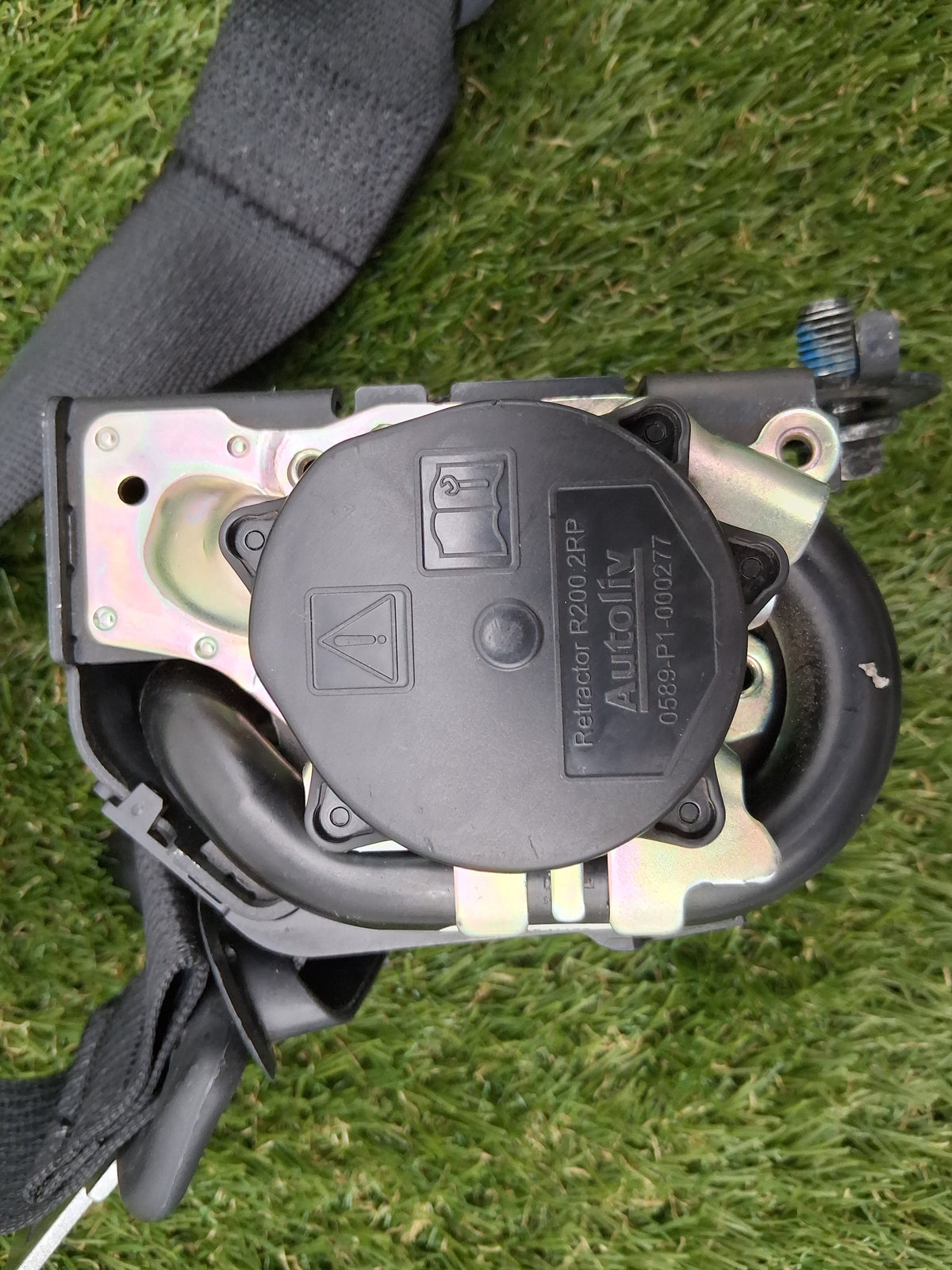 OEM 1616500-01-C 2022 Tesla Model Y Right Seat Belt Retractor