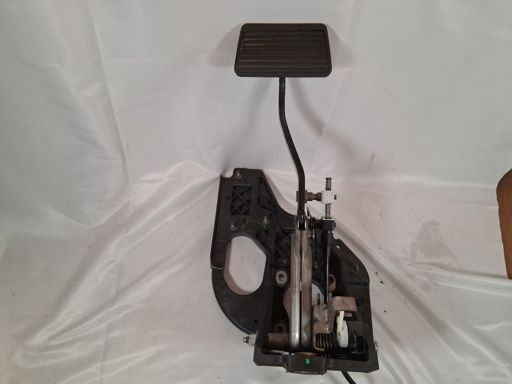 OEM# 0820505002 2019 Chevy Tahoe Premier Brake Stop Pedal Bracket